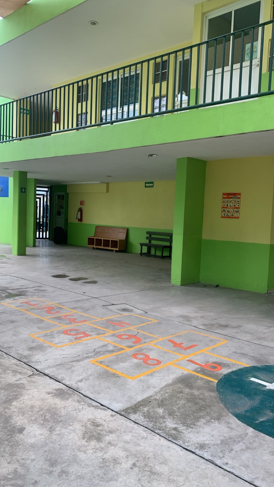 Galería Colegio Creatividad y Enseñanza Decroly 18