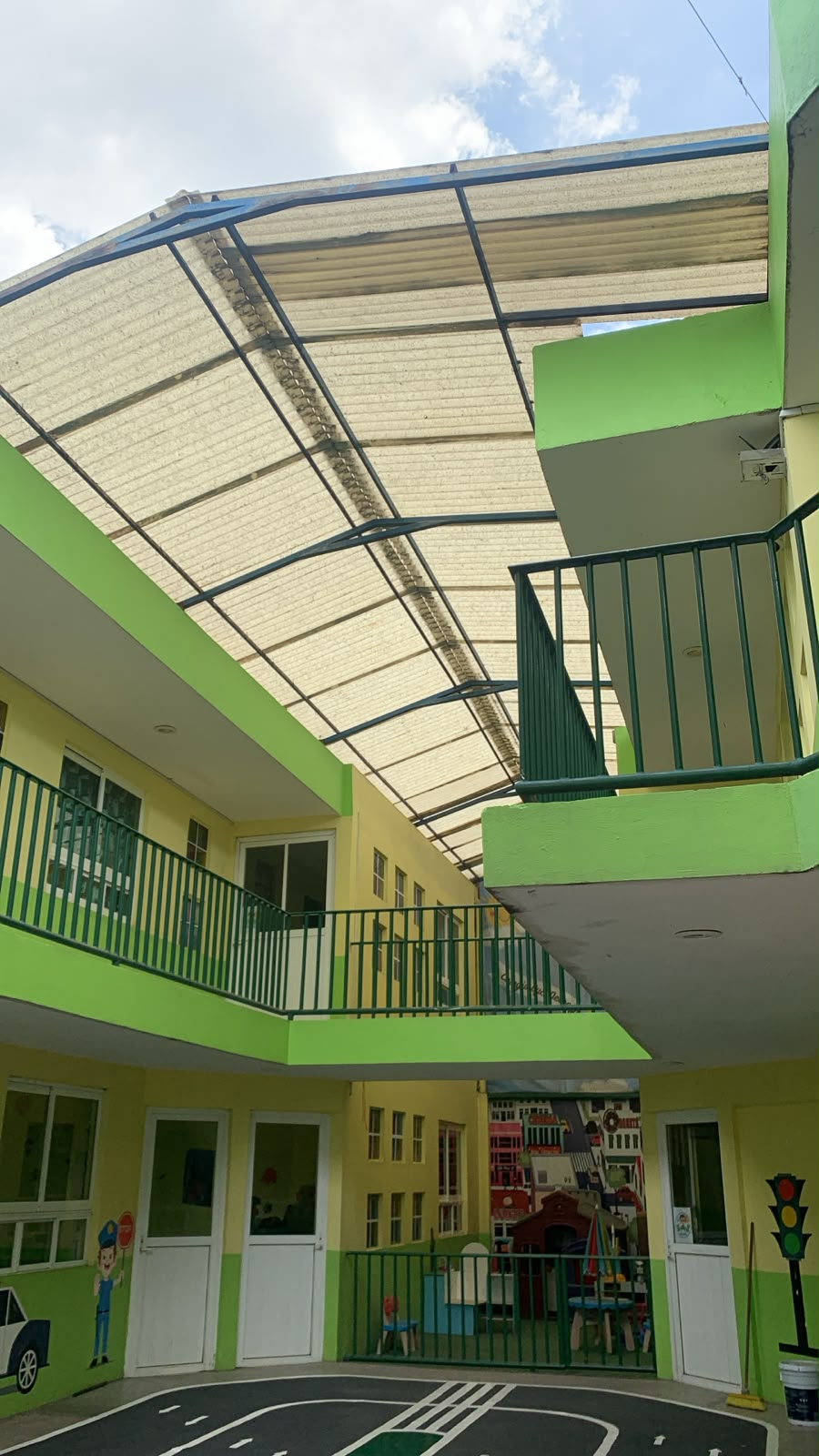 Galería Colegio Creatividad y Enseñanza Decroly 20
